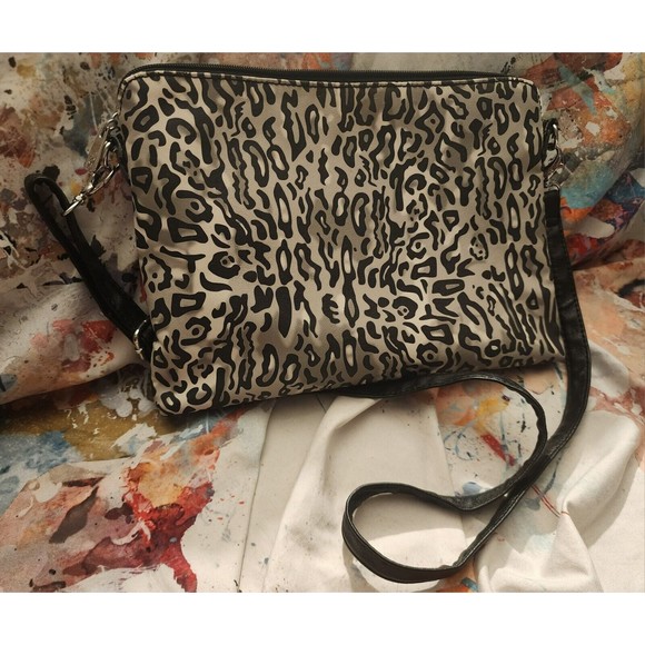New GRACE ADELE LEOPARD Animal Print CROSSBODY or Clutch Bag PURSE NWOT - Picture 3 of 7